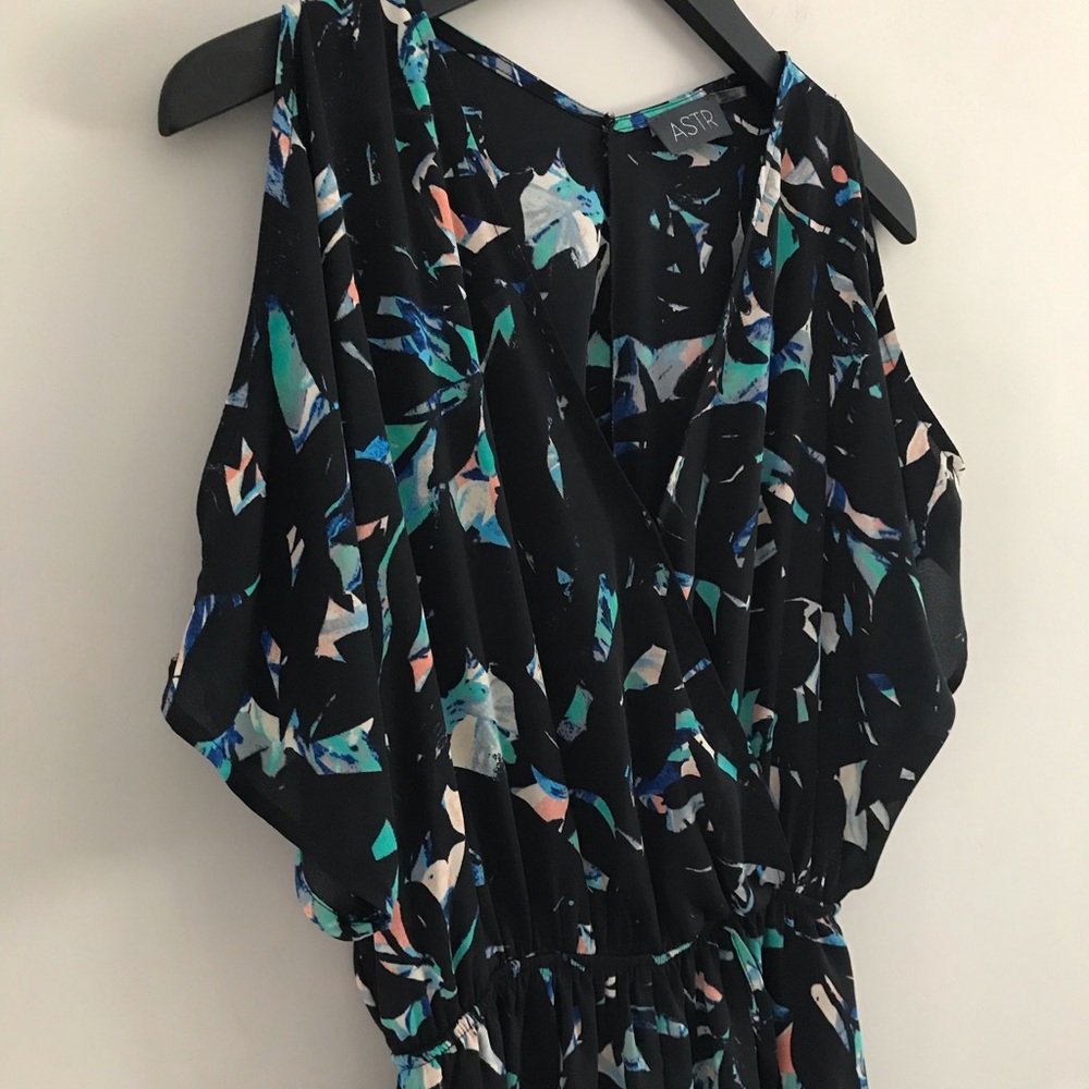 Astr | Black Patterned Cold Shoulder Romper | Sm - image 8